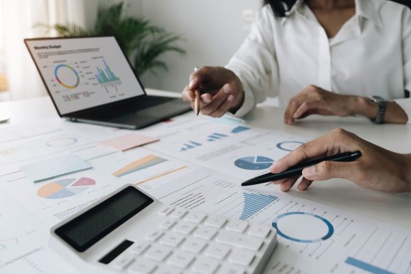 team-of-business-people-are-meeting-to-analyze-dat-2023-11-27-05-01-42-utc