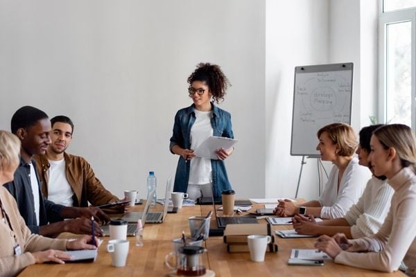 Integrator Integrators bring clarity, communication, and consistency to your business, and are experts at keeping leadership teams accountable and goal-focused.